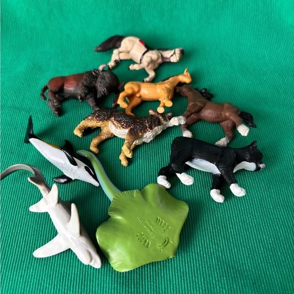 Safari ltd Animals Wolf Horse Cat Shark Buffalo Stintray zoo wildlife figure lot - Picture 4 of 5